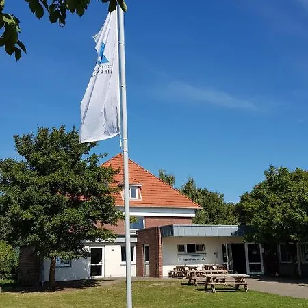 Jugendherberge Fehmarn 호스텔 *
